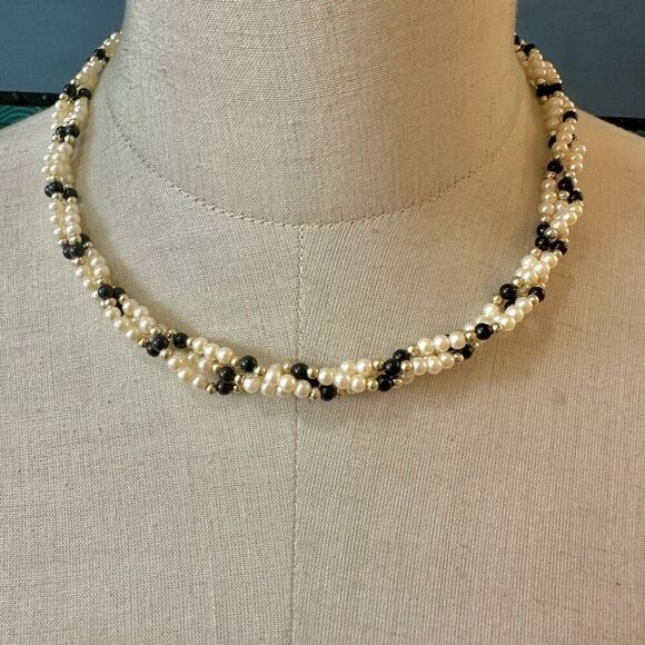 Faux pearl black and gold tone beaded twisted necklace - Picture 1 of 8